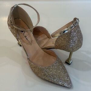 GLITTER - Gold Glitter Women's 3 1/2”L Heels with Ankle Strap Size 7 Worn Once